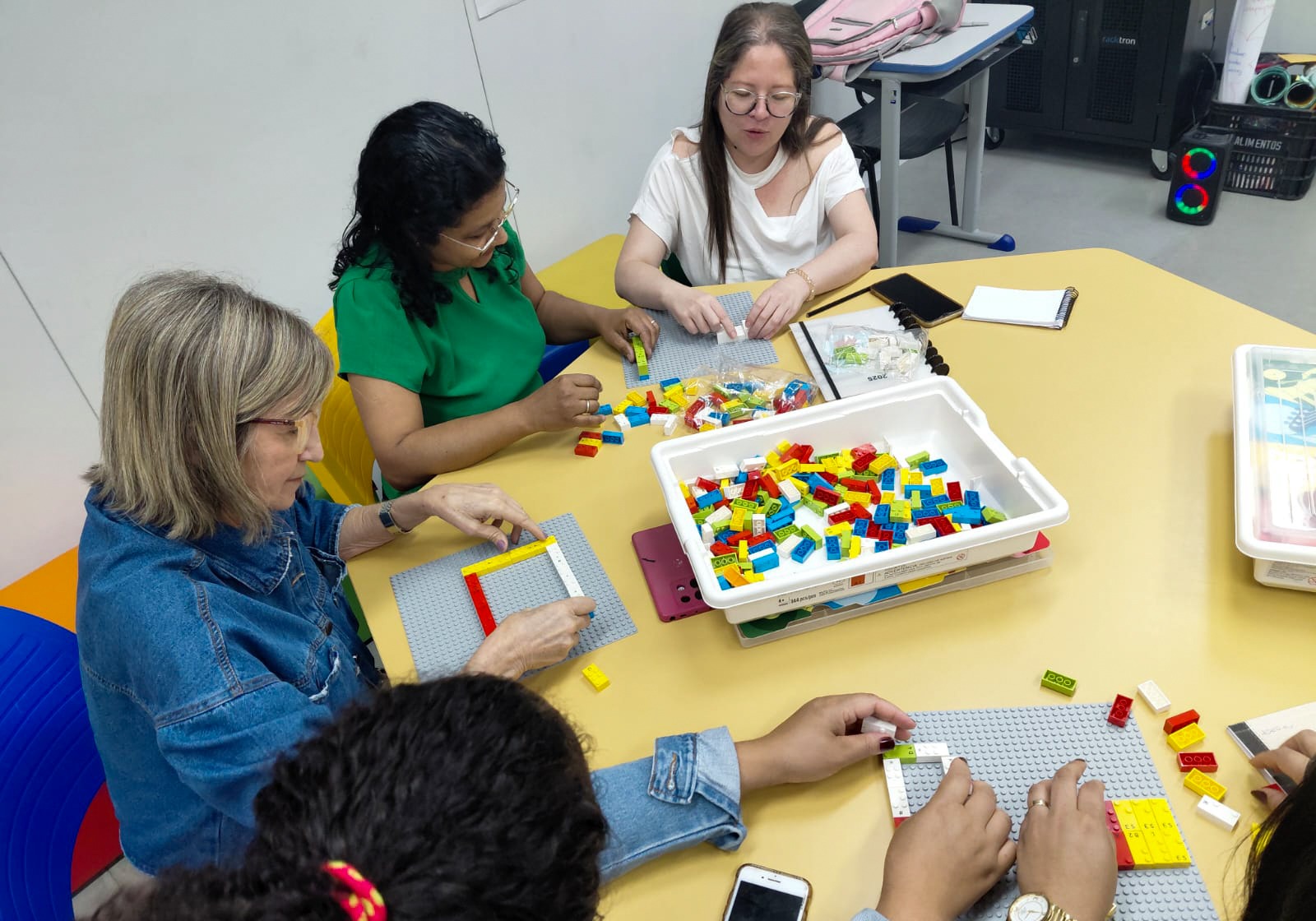 Educação inclusiva de Rio Claro ganha reforço com o Lego Braille Bricks
