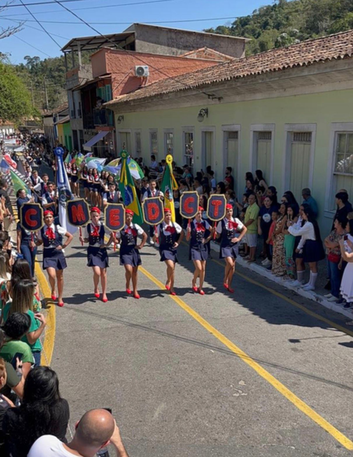 Desfile cívico reunirá cerca mil estudantes em Passa Três com foco na história e no pertencimento