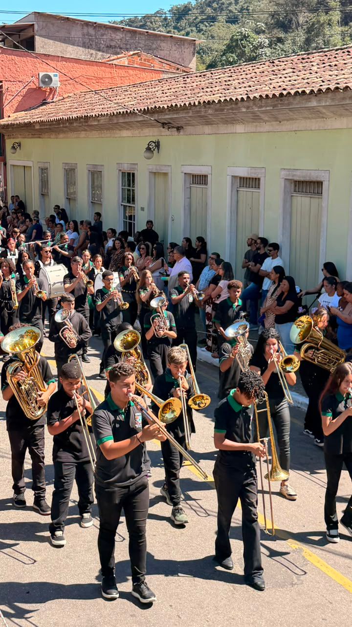 Passa Três reúne gerações em desfile que celebra a história de Rio Claro
