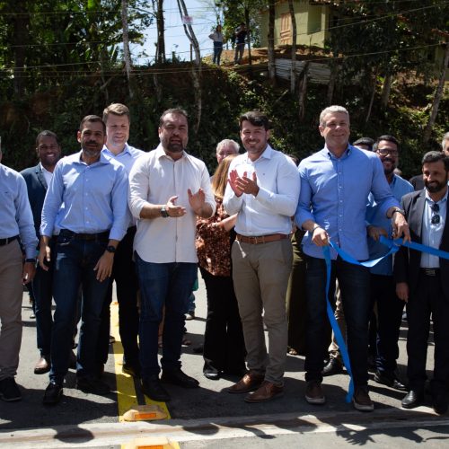 Governador Cláudio Castro realiza sonhos antigos da população de Rio Claro com entrega de obras e moradias