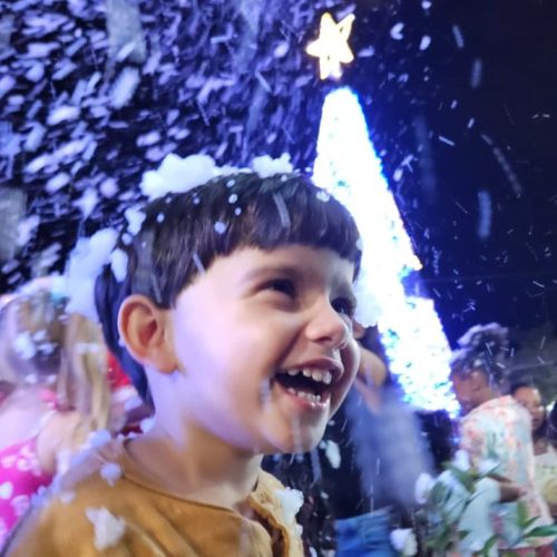 Praça lotada e até ‘neve’: Rio Claro inaugura oficialmente o Natal com festa
