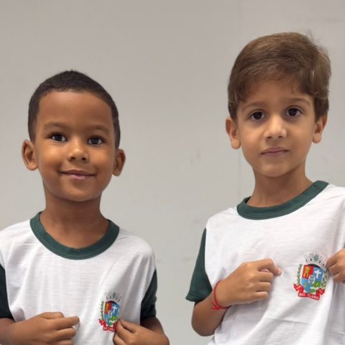 Cerca de 2,5 mil alunos de Rio Claro começam a receber novos uniformes na segunda-feira