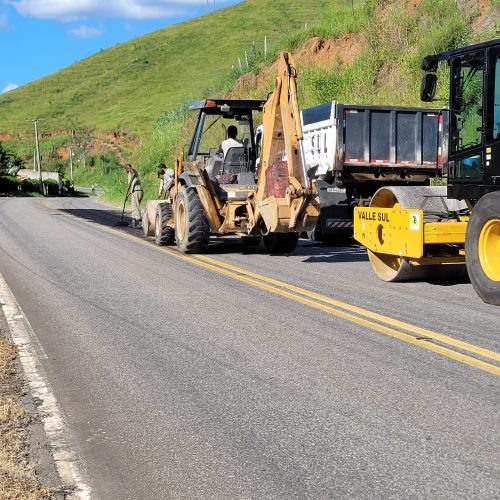 Prefeitura de Rio Claro realiza tapa-buracos na RJ-155 para amenizar riscos a motoristas