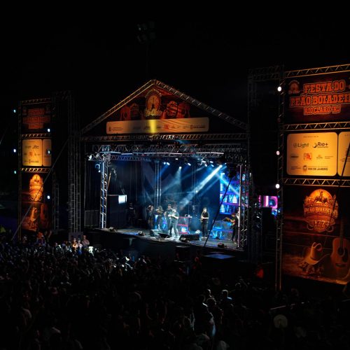 Festa do Peão Boiadeiro reúne cerca de 100 mil pessoas em quatro dias
