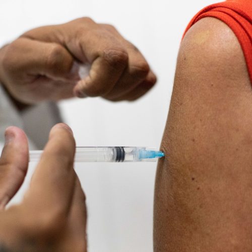 Vacina contra a gripe segue disponível para toda a população em Rio Claro
